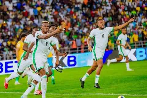 النسور تعود للتحليق.. أوسيمين يقود نيجيريا للفوز الأول في تصفيات كأس العالم 2026